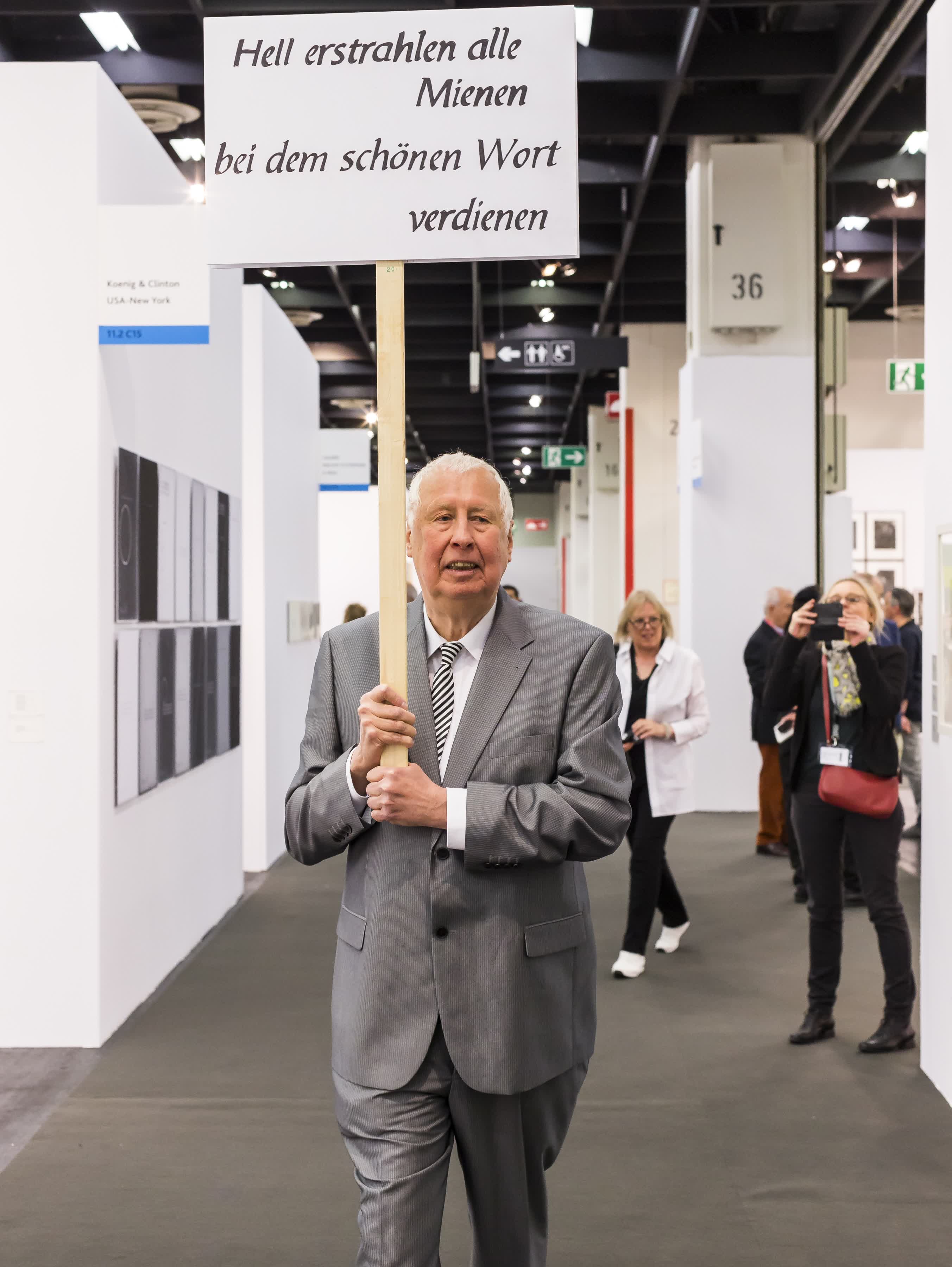 ART EXHIBITION – Hans Peter Feldmann